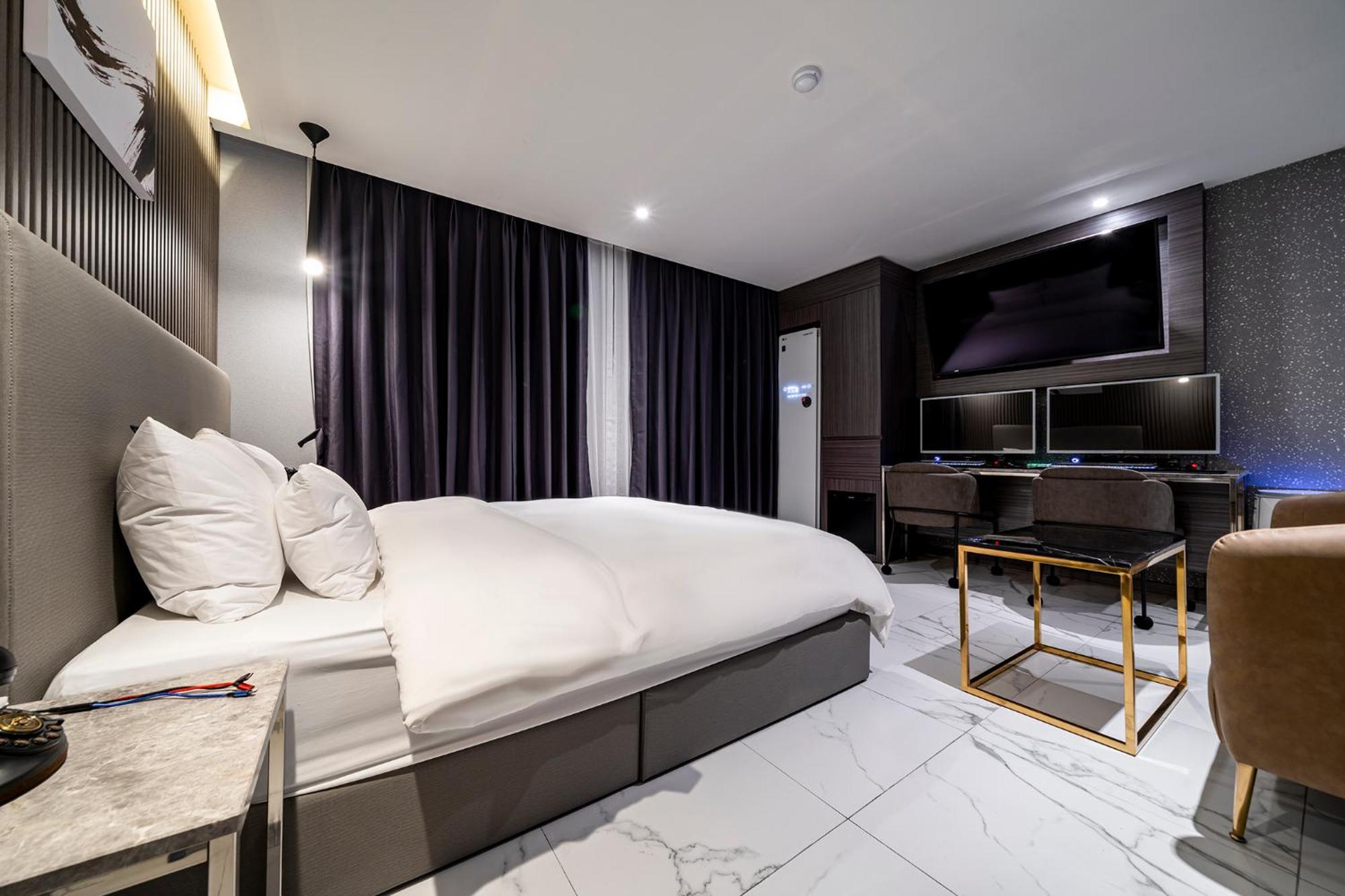 Urban Brown Hotel Chungju City Hall Экстерьер фото