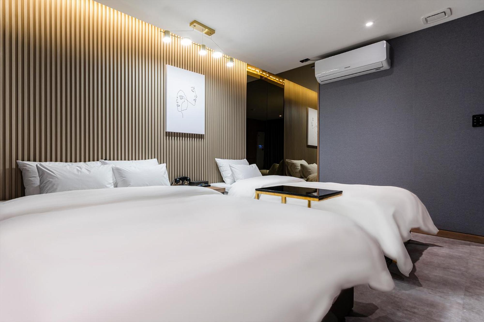 Urban Brown Hotel Chungju City Hall Экстерьер фото