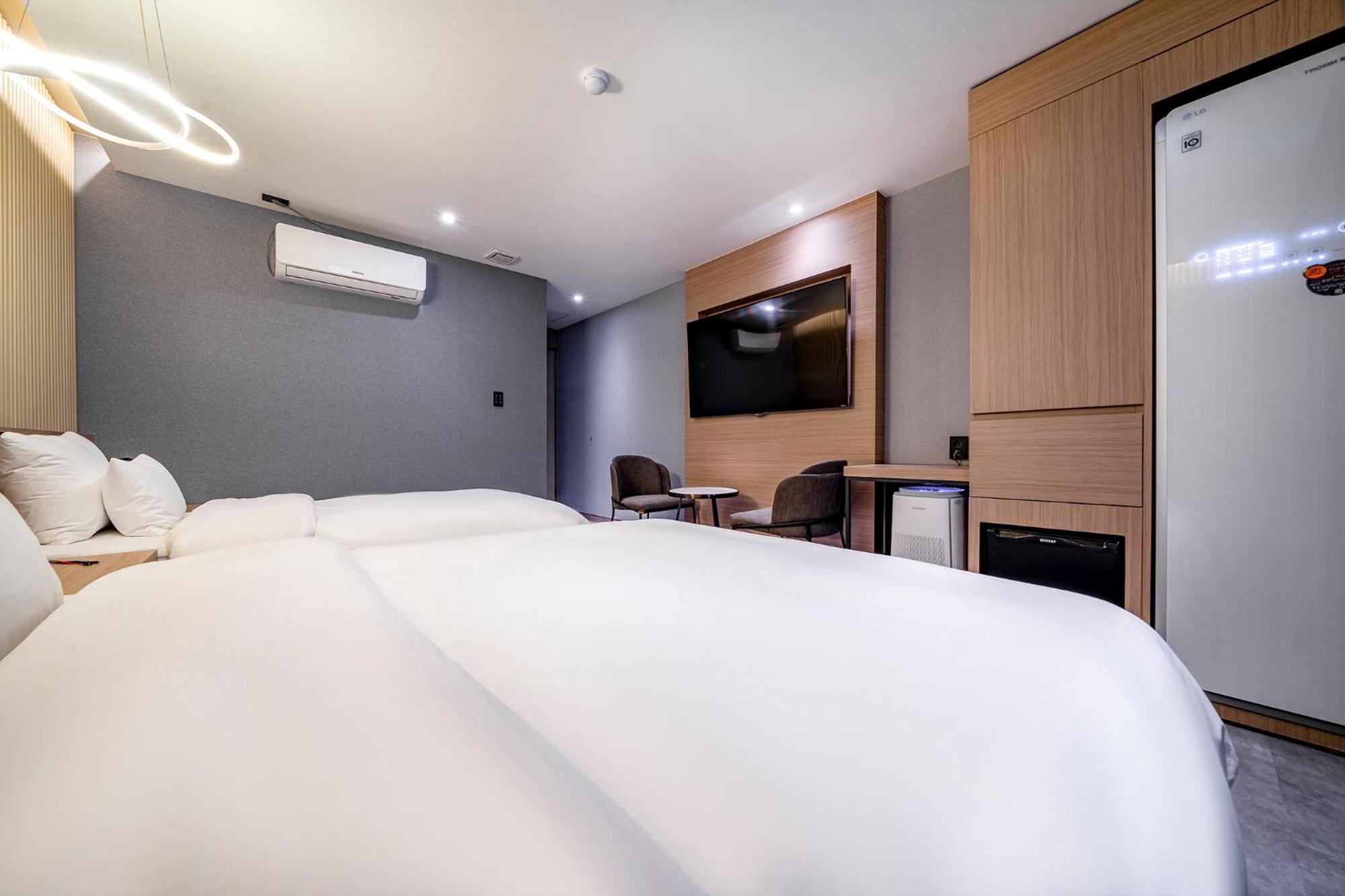 Urban Brown Hotel Chungju City Hall Экстерьер фото