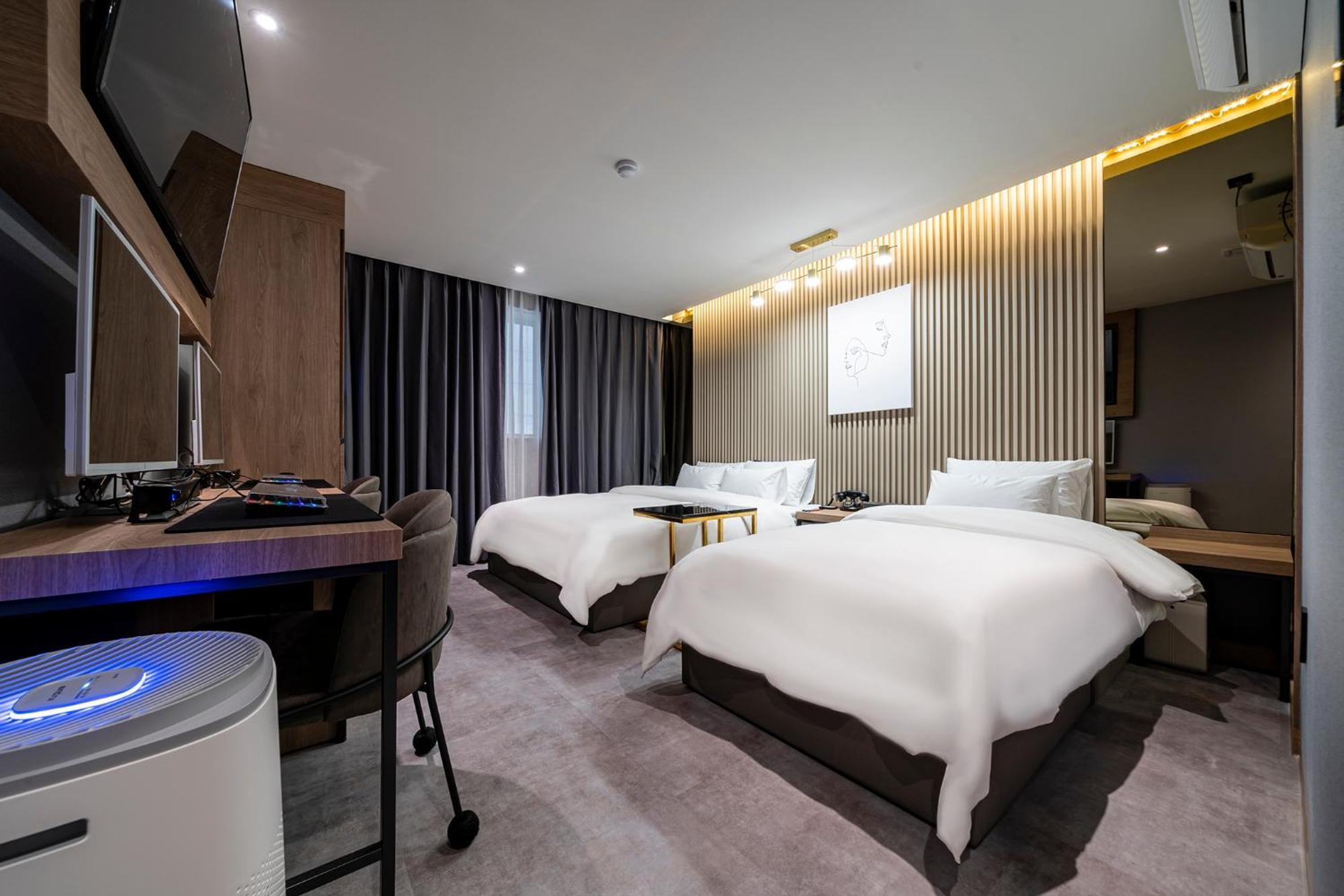 Urban Brown Hotel Chungju City Hall Экстерьер фото