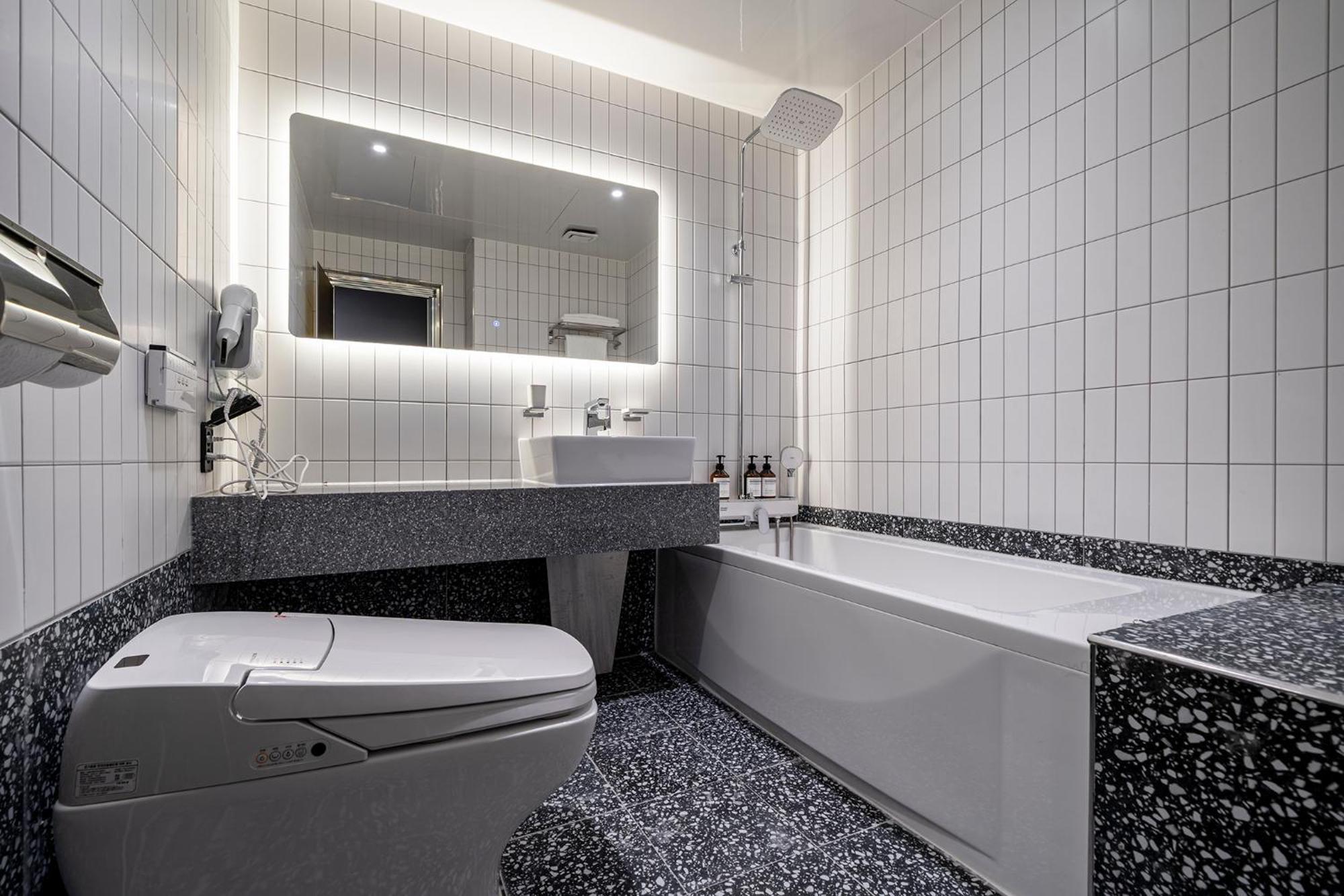 Urban Brown Hotel Chungju City Hall Экстерьер фото