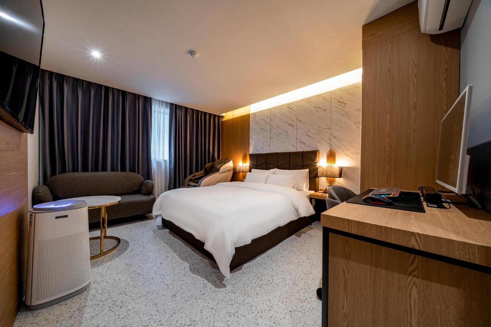 Urban Brown Hotel Chungju City Hall Экстерьер фото