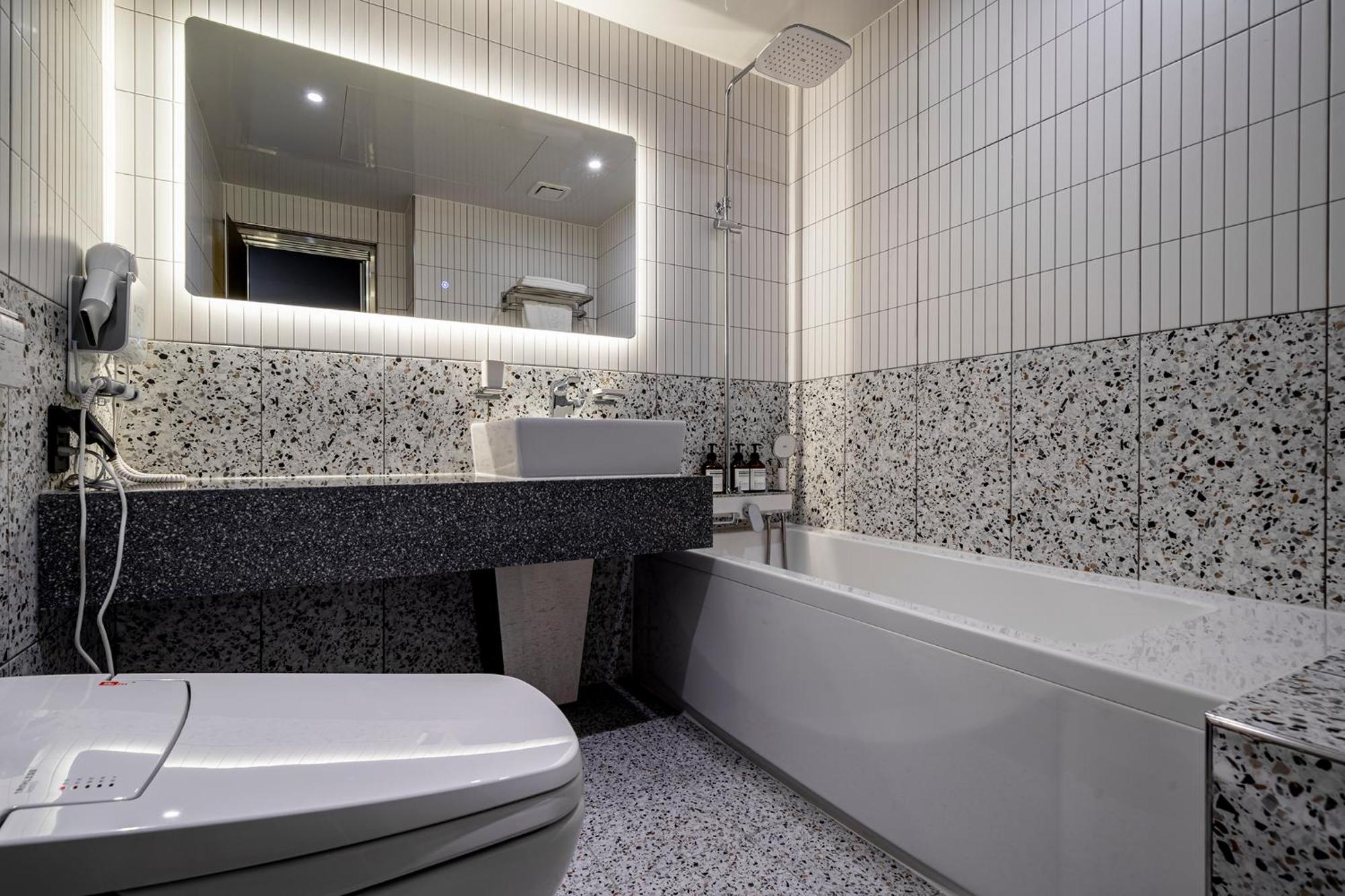 Urban Brown Hotel Chungju City Hall Экстерьер фото