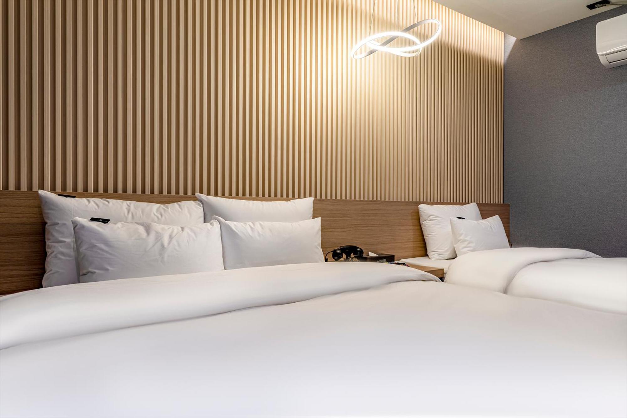 Urban Brown Hotel Chungju City Hall Экстерьер фото