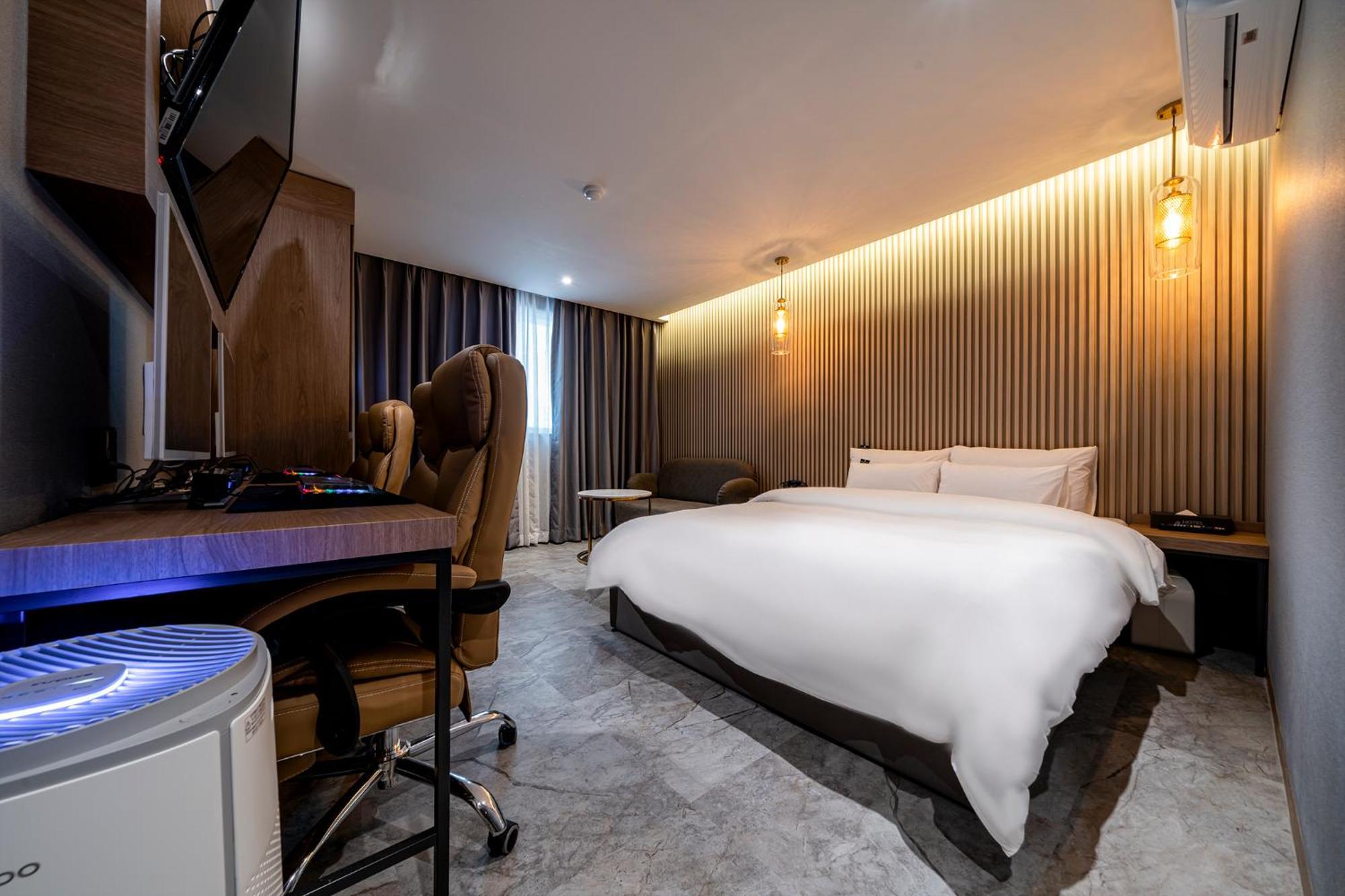 Urban Brown Hotel Chungju City Hall Экстерьер фото