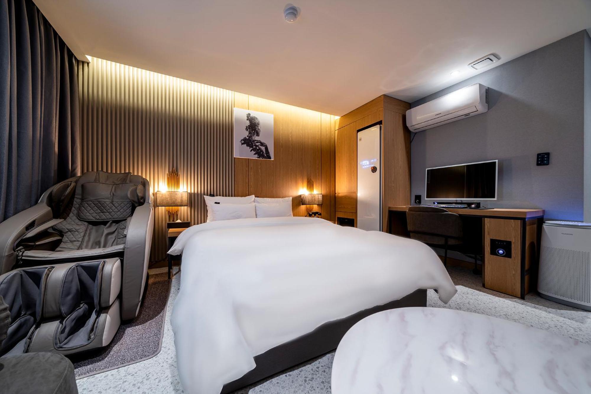 Urban Brown Hotel Chungju City Hall Экстерьер фото