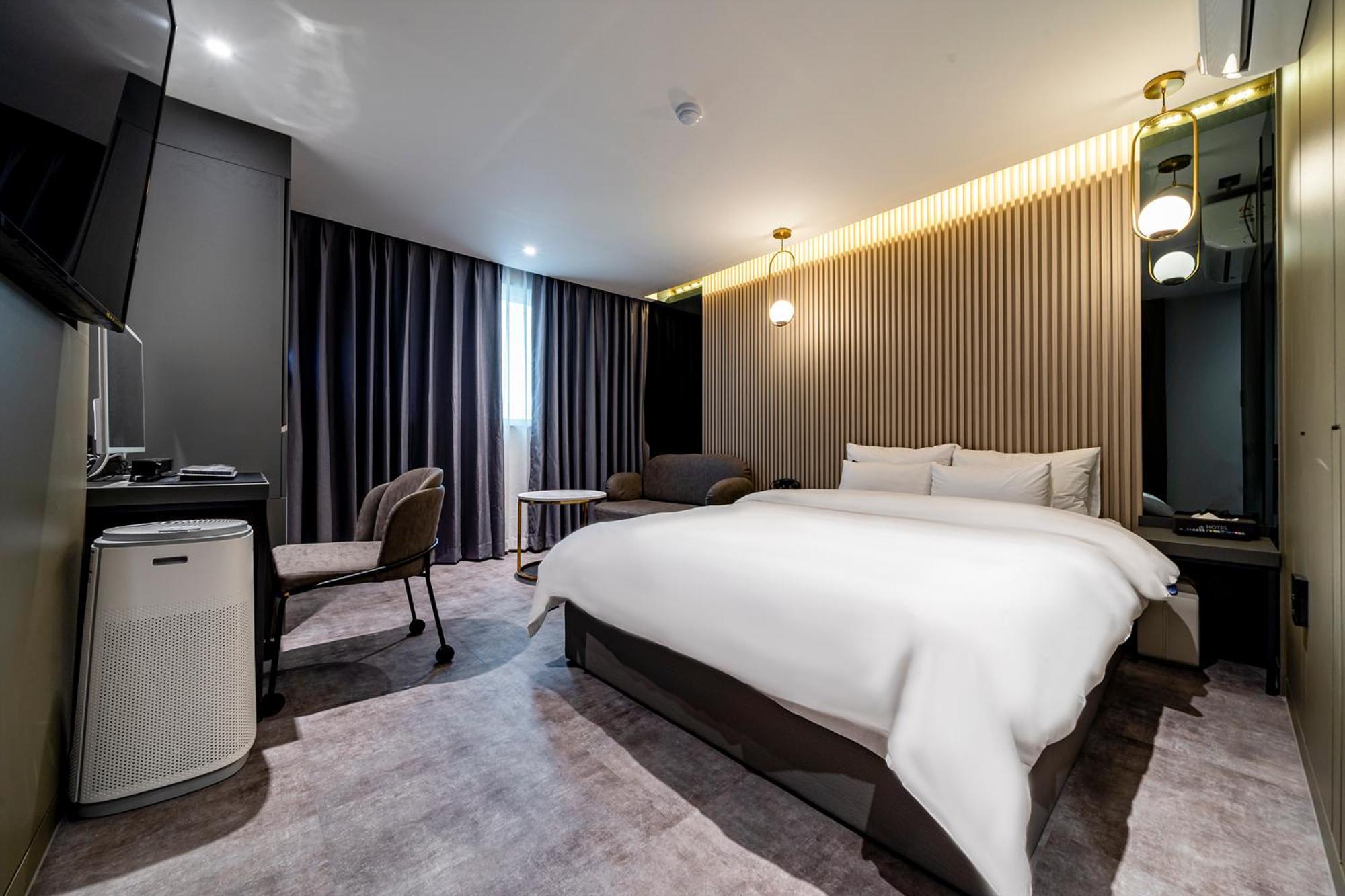 Urban Brown Hotel Chungju City Hall Экстерьер фото