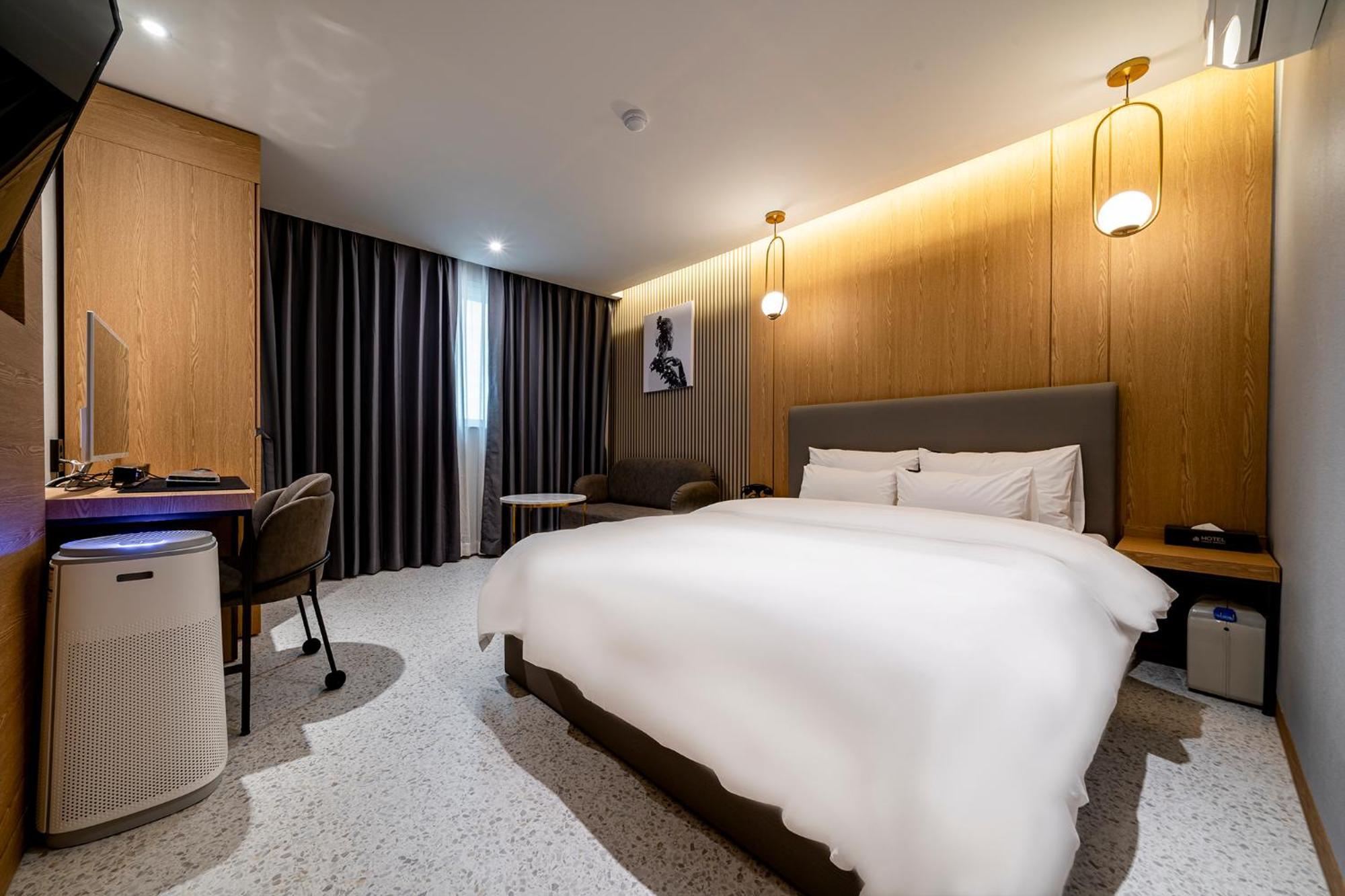 Urban Brown Hotel Chungju City Hall Экстерьер фото